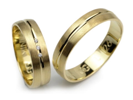 Przejdź do produktu Obrączki ślubne z żółtego złota półokrągłe z cyrkoniami 5mm Lux L126