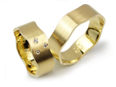 Przejdź do produktu Obrączki ślubne z żółtego złota płaskie z cyrkoniami 7mm Lux L019