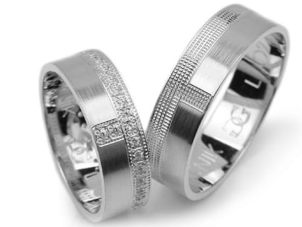 Przejdź do produktu Obrączki ślubne z białego złota płaskie z cyrkoniami 6mm Lux L022