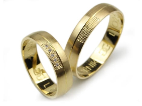 Przejdź do produktu Obrączki ślubne z żółtego złota półokrągłe z cyrkoniami 5mm Lux L025