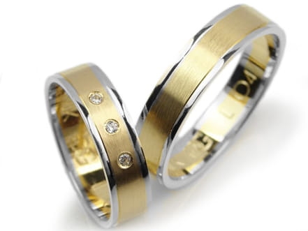 Przejdź do produktu Dwukolorowe obrączki ślubne płaskie z cyrkoniami 5mm Lux L047