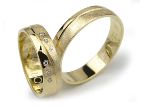 Obrączki ślubne z żółtego złota półokrągłe z cyrkoniami 5mm Lovely L072