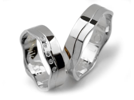 Przejdź do produktu Obrączki ślubne z białego złota płaskie z cyrkoniami 5mm Lux L074