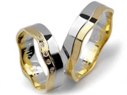 Przejdź do produktu Obrączki ślubne dwukolorowe płaskie z cyrkoniami 5mm Lux L074