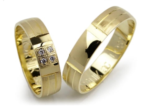 Obrączki ślubne z żółtego złota półokrągłe z cyrkoniami 5mm Lovely L087