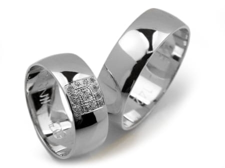 Obrączki ślubne z żółtego złota półokrągłe z cyrkonią 5mm Lovely  L142-b