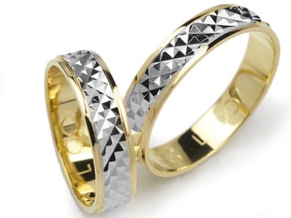 Obrączki ślubne z żółtego i rodowanego złota 333 półokrągłe 5mm Lovely L007-333