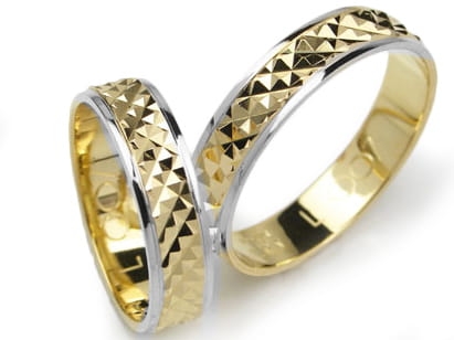 Obrączki ślubne z żółtego i rodowanego złota 333 półokrągłe 5mm Lovely L007-333