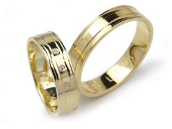 Obrączki ślubne z żółtego złota 333 płaskie z cyrkoniami 5mm Lovely L023-333