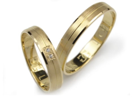 Przejdź do produktu Obrączki ślubne z żółtego złota 333 płaskie z cyrkoniami 4mm Lux L028