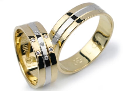 Przejdź do produktu Obrączki ślubne z żółtego złota 333 płaskie z cyrkoniami 6mm Lux L031