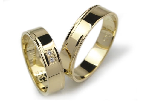 Obrączki ślubne z żółtego złota 333 płaskie z cyrkoniami 5mm Lovely L036-333