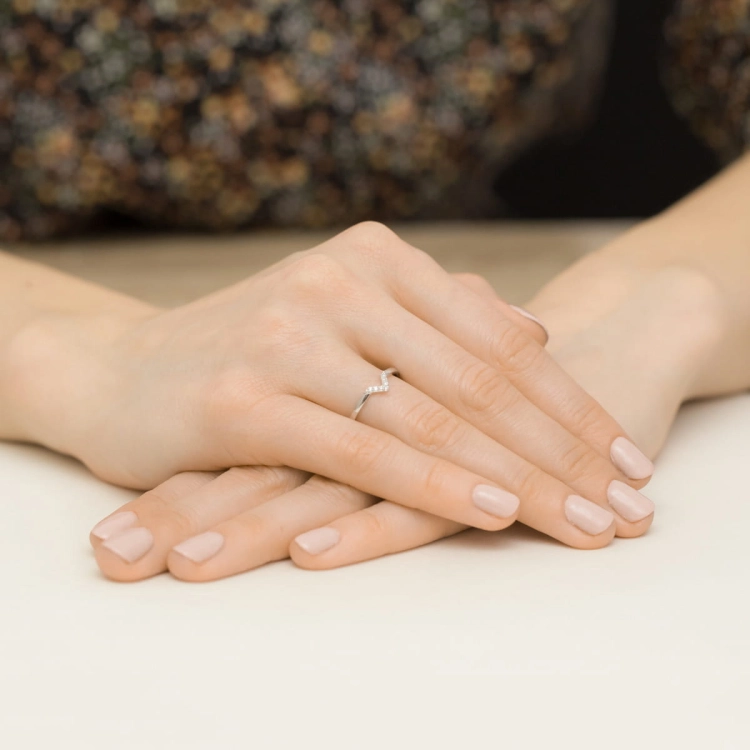 Pierścionek zaręczynowy z białego złota z diamentami 0,04ct Fire Of Love