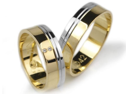 Przejdź do produktu Obrączki ślubne z żółtego złota 333 płaskie z cyrkoniami 6mm Lux L042