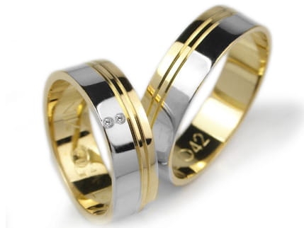 Obrączki ślubne z żółtego i rodowanego złota 333 płaskie z cyrkoniami 6mm Lovely L042-333