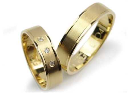 Przejdź do produktu Obrączki ślubne z żółtego złota 333 płaskie z cyrkoniami 5mm Lux L047