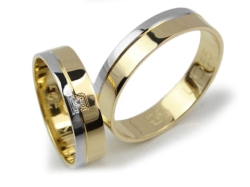 Obrączki ślubne z żółtego i rodowanego złota 333 płaskie z cyrkonią 5mm Lovely L055-333