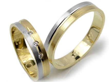 Przejdź do produktu Obrączki ślubne z żółtego złota 333 płaskie z cyrkoniami 4mm Lux L069