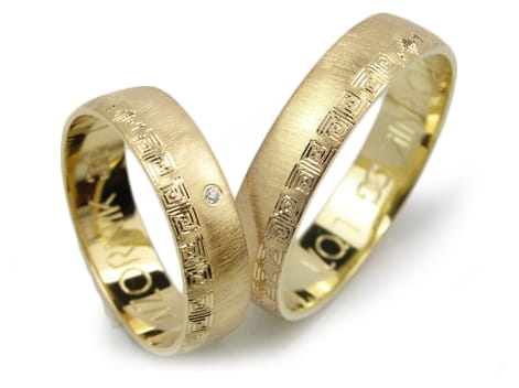 Obrączki ślubne z żółtego złota 333 półokrągłe z cyrkonią 5mm Lovely L071-333