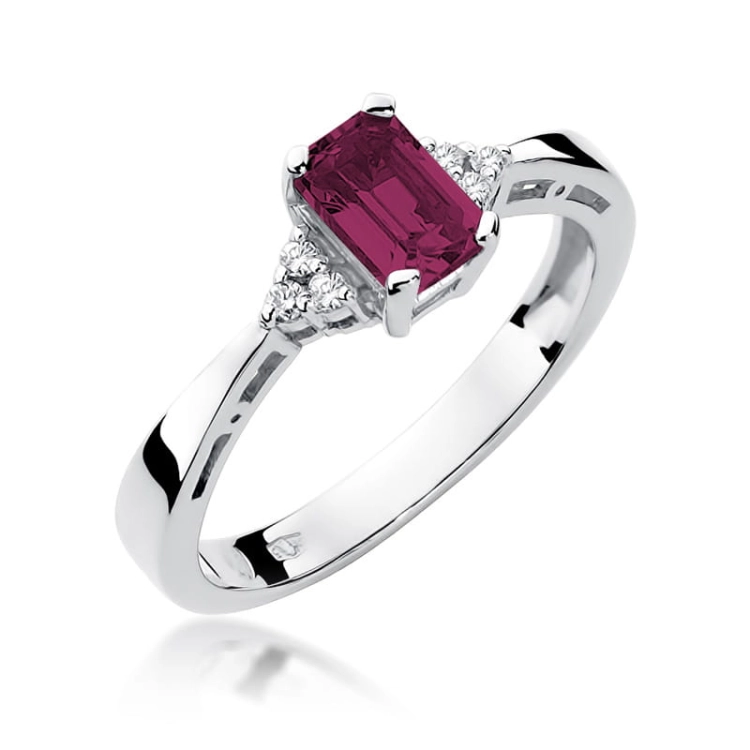 Pierścionek zaręczynowy z białego złota z rubinem i diamentami 0,03ct Fire Of Love