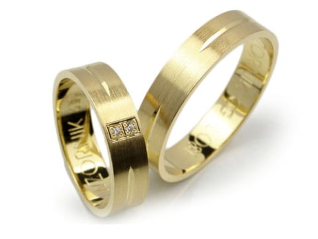 Przejdź do produktu Obrączki ślubne z żółtego złota 333 płaskie z cyrkoniami 5mm Lux L081