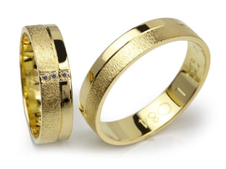 Przejdź do produktu Obrączki ślubne z żółtego złota 333 płaskie z cyrkoniami 5mm Lux L084
