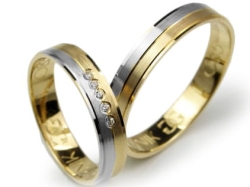 Obrączki ślubne z żółtego i rodowanego złota 333 płaskie z cyrkoniami 4mm Lovely  L085-333