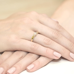 Pierścionek zaręczynowy z żółtego złota z diamentami 0,15ct Fire Of Love