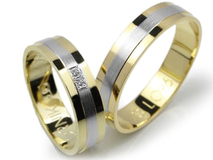 Przejdź do produktu Obrączki ślubne z żółtego złota 333 płaskie z cyrkoniami 5mm Lux L096