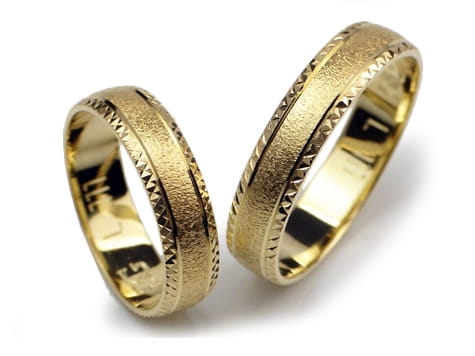 Obrączki ślubne z żółtego złota 333 półokrągłe 5mm Lovely L111-333