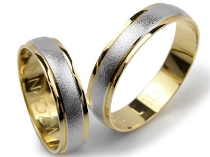 Obrączki ślubne z żółtego i rodowanego złota 333 półokrągłe 5mm Lovely L113-333
