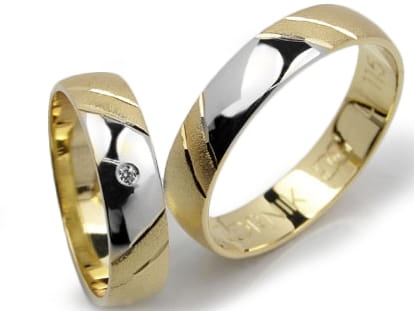 Obrączki ślubne z żółtego złota z rodowaniem 333 półokrągłe z cyrkonią 5mm Lovely L115-333