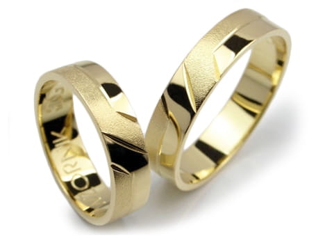 Obrączki ślubne z żółtego złota 333 płaskie 5mm Lovely L116-333