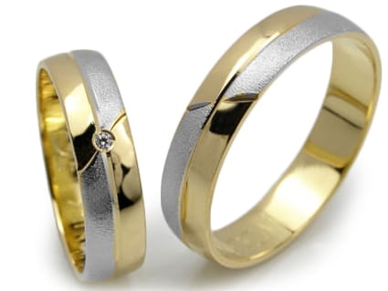 Obrączki ślubne z żółtego i rodowanego złota 333 półokrągłe z cyrkonią 5mm Lovely L119-333