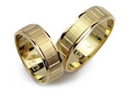 Obrączki ślubne z żółtego złota 333 płaskie 6mm Lovely  L127-333