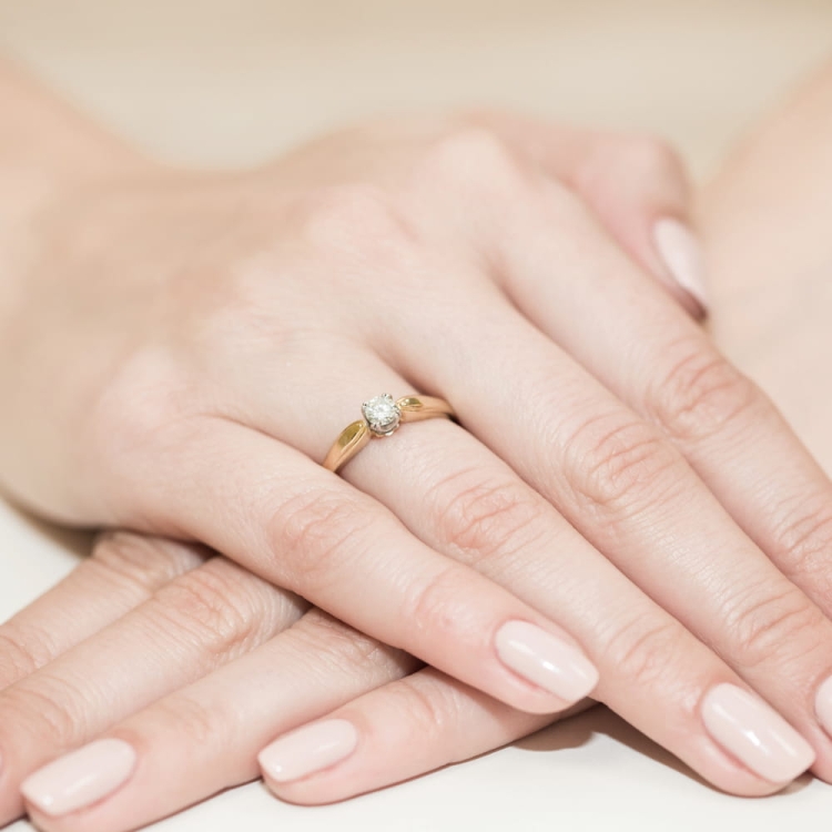 Pierścionek zaręczynowy z żółtego złota z brylantem 0,24ct Fire Of Love