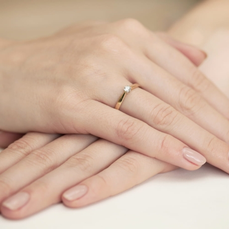 Przejdź do produktu Pierścionek zaręczynowy z żółtego złota z diamentem 0,10ct Fire Of Love