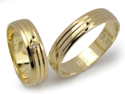 Obrączki ślubne z żółtego złota 333 półokrągłe z cyrkonią 5mm Lovely  L141-333