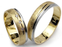 Obrączki ślubne z żółtego i rodowanego złota 333 półokrągłe z cyrkoniami 5mm Lovely L145-333