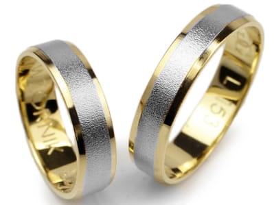 Obrączki ślubne z żółtego i rodowanego złota 333 półokrągłe 5mm Lovely L153-333
