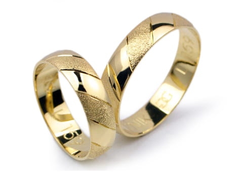 Obrączki ślubne z żółtego złota 333 półokrągłe 5mm Lovely L159-333
