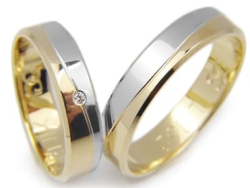 Obrączki ślubne z żółtego i rodowanego złota 333 płaskie z cyrkonią 5mm Lovely  L162-333