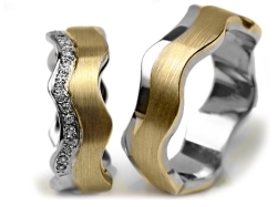 Obrączki ślubne dwukolorowe płaskie z cyrkoniami fala 7mm Premium P-487-k