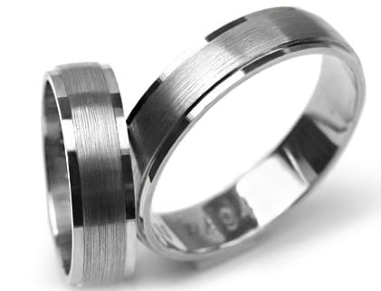 Przejdź do produktu Obrączki ślubne z białego złota półokrągłe 5mm Premium