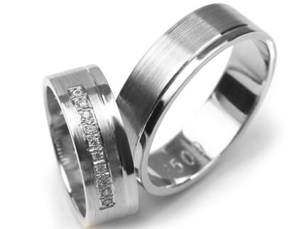 Przejdź do produktu Obrączki ślubne z białego złota płaskie z cyrkoniami 6mm Premium 