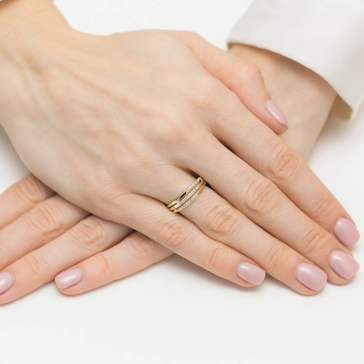 Pierścionek zaręczynowy z żółtego złota z diamentami 0,15ct Fire Of Love