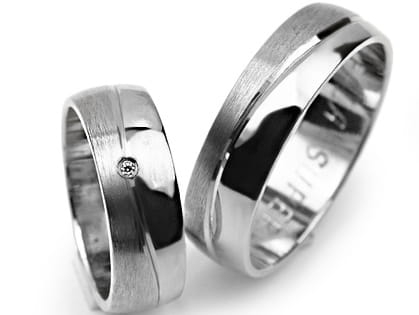 Przejdź do produktu Obrączki ślubne z białego złota półokrągłe z cyrkonią 5mm Premium