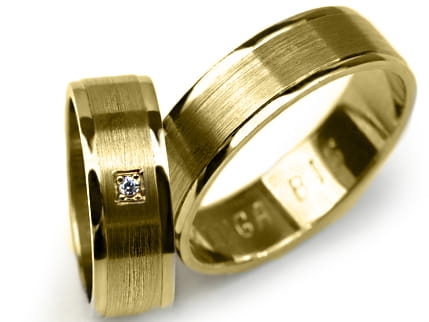 Obrączki ślubne z żółtego złota płaskie z cyrkonią 7mm Premium P-KINGA-BIS