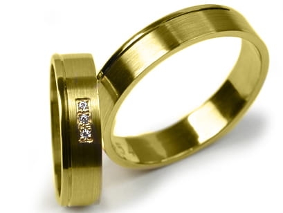 Przejdź do produktu Obrączki ślubne z żółtego złota płaskie z cyrkoniami 5mm Premium