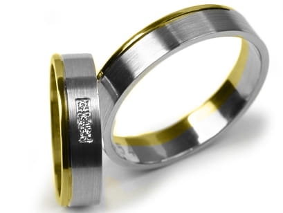 Przejdź do produktu Dwukolorowe obrączki ślubne płaskie z cyrkoniami 5mm Premium